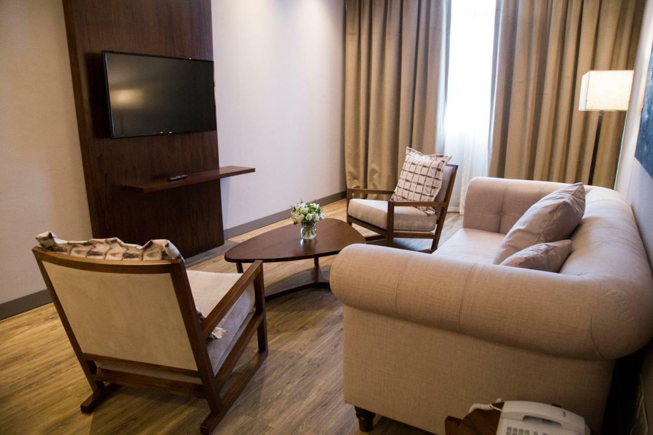 Hotel Land Plaza La Plata Zewnętrze zdjęcie